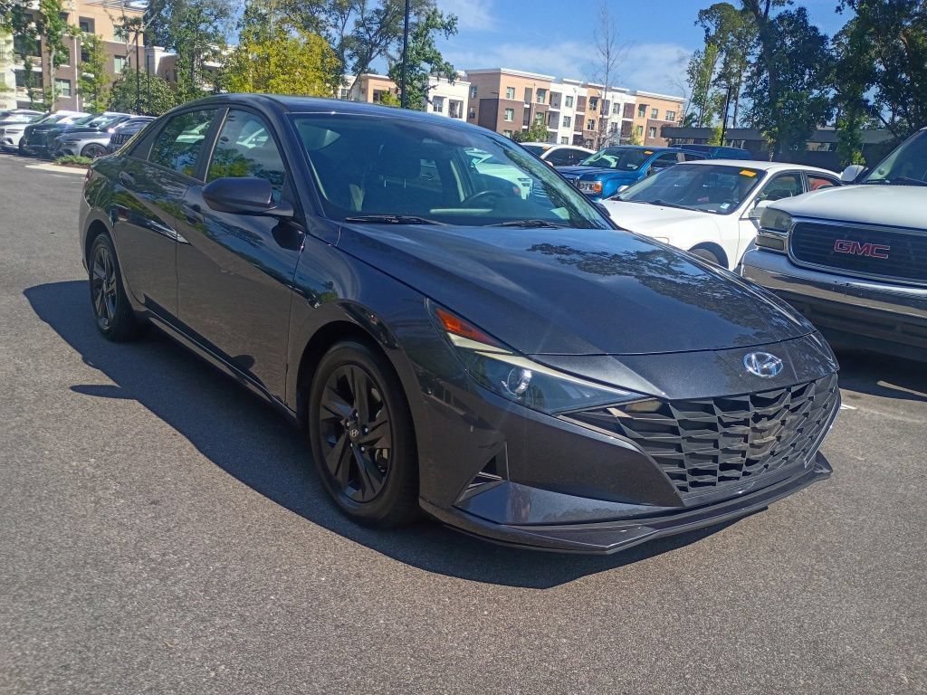 Used 2021 Hyundai Elantra SEL FWD image 2