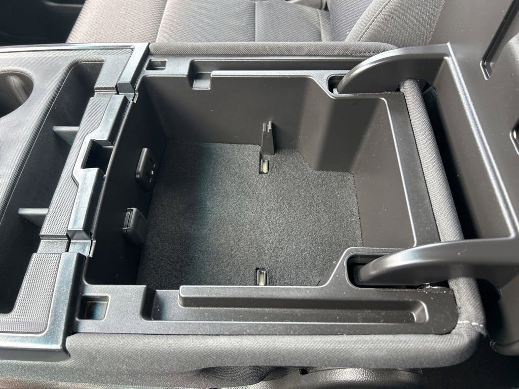 Used 2017 Chevrolet Silverado 1500 LT AWD/4WD image 31