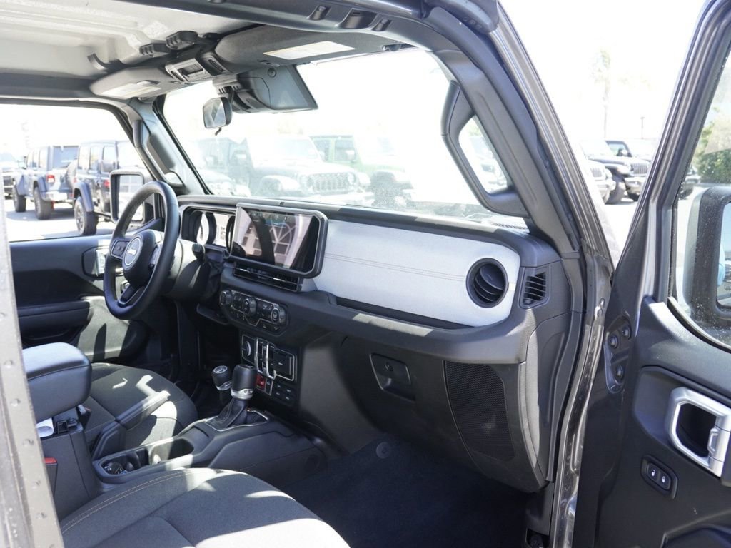 Used 2024 Jeep Gladiator Sport image 21