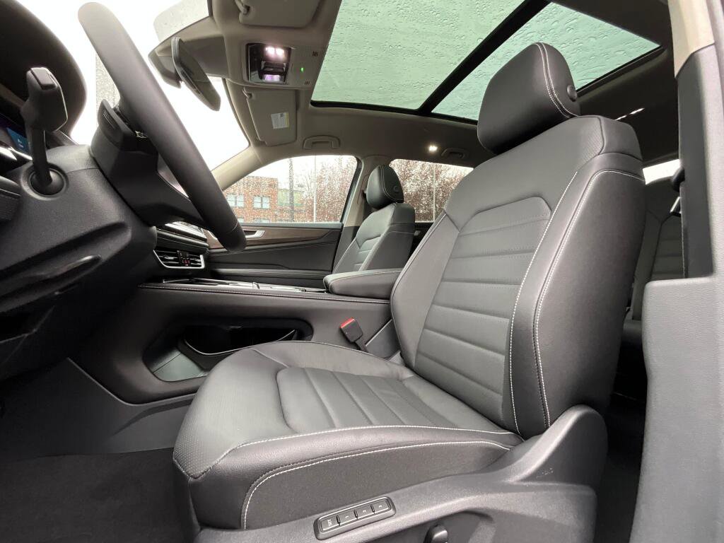 New 2026 Volkswagen Atlas SEL image 11