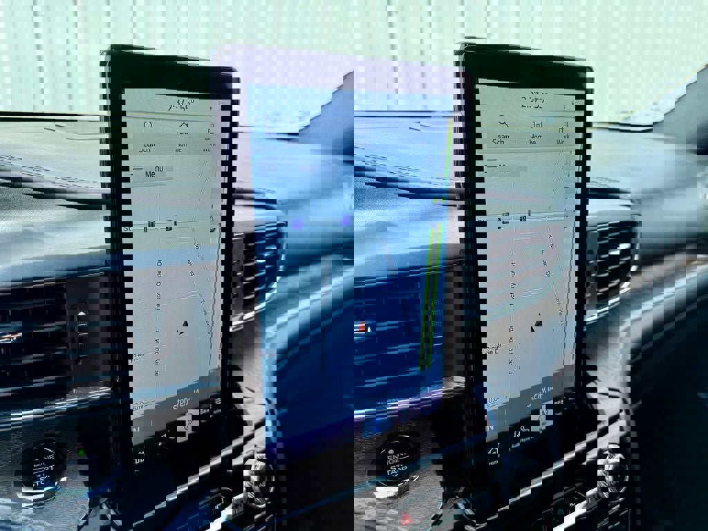 Used 2021 Ford Explorer Platinum w/ Equipment Group 601A AWD/4WD image 32