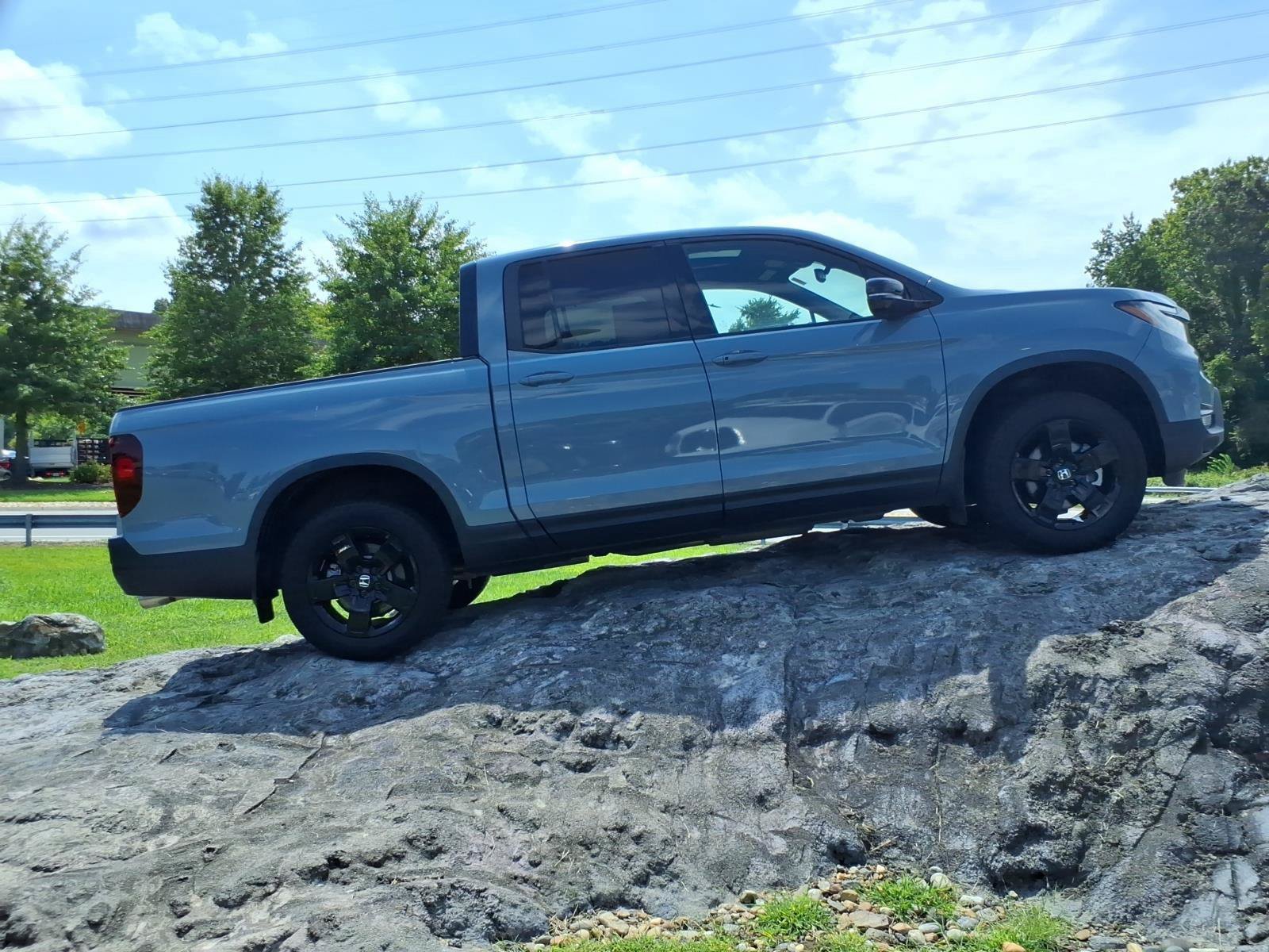 Used 2024 Honda Ridgeline Black Edition image 7