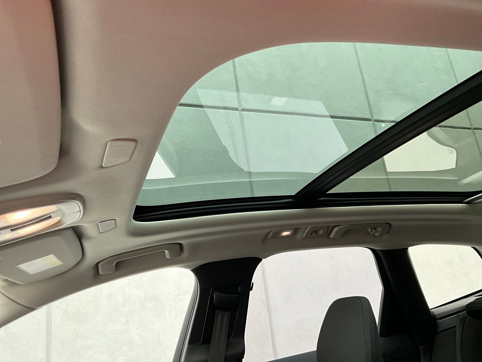 New 2026 Volvo XC60 B5 Plus w/ Protection Package Premier image 25