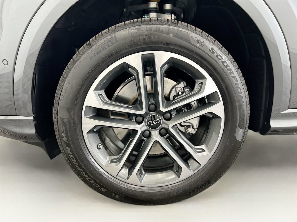 Used 2025 Audi Q5 Premium Plus w/ Premium Plus AWD/4WD image 29