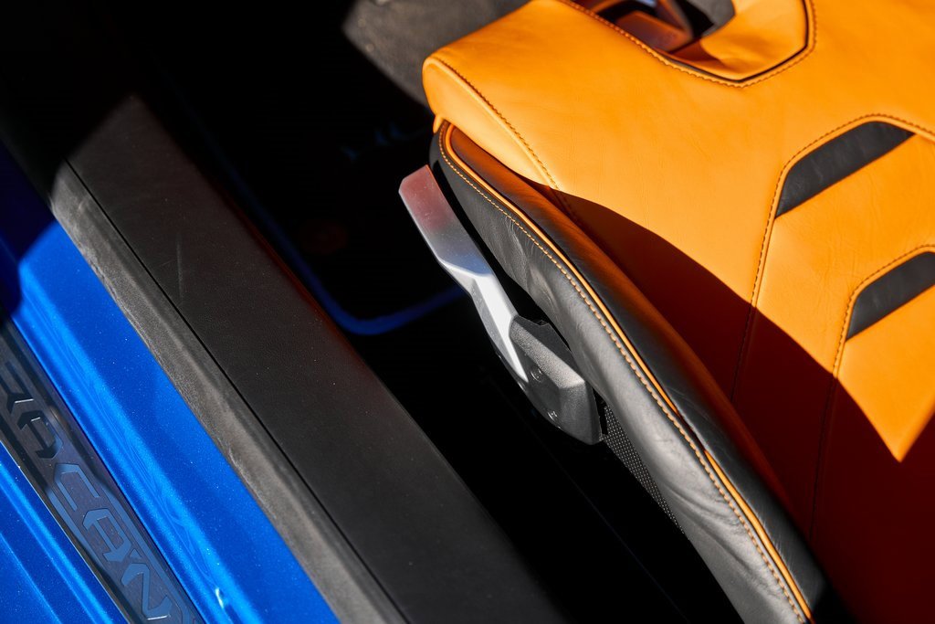 Used 2020 Lamborghini Huracan EVO image 32