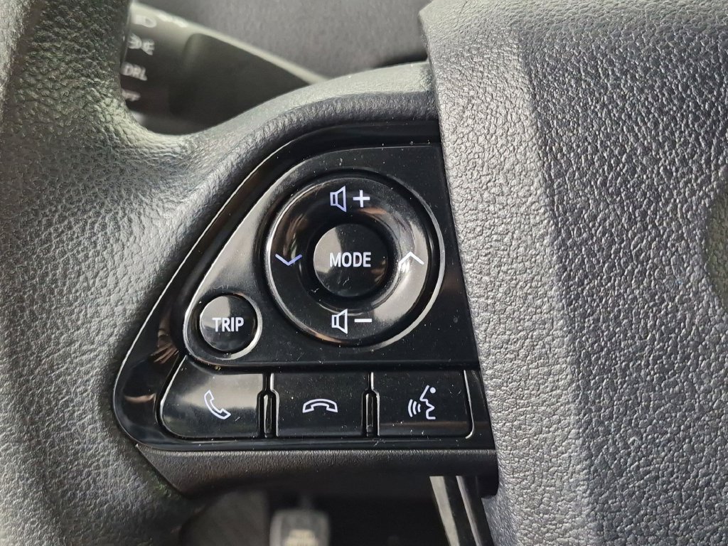 Used 2021 Toyota Prius LE FWD image 18