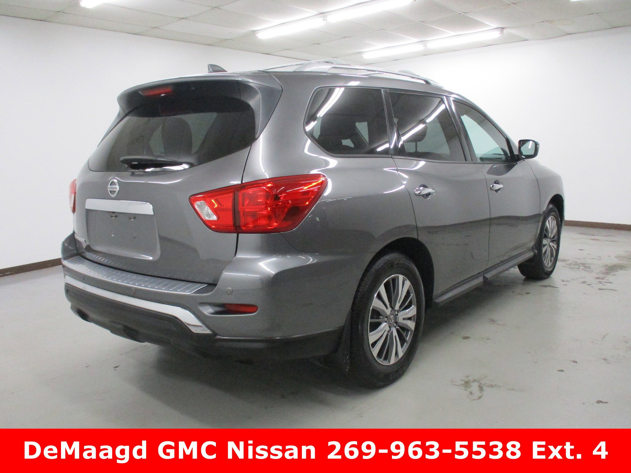 Used 2019 Nissan Pathfinder S image 7