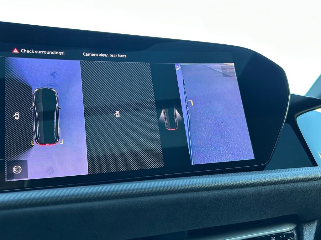 Used 2025 Audi SQ5 Premium Plus w/ Premium Plus Package image 21