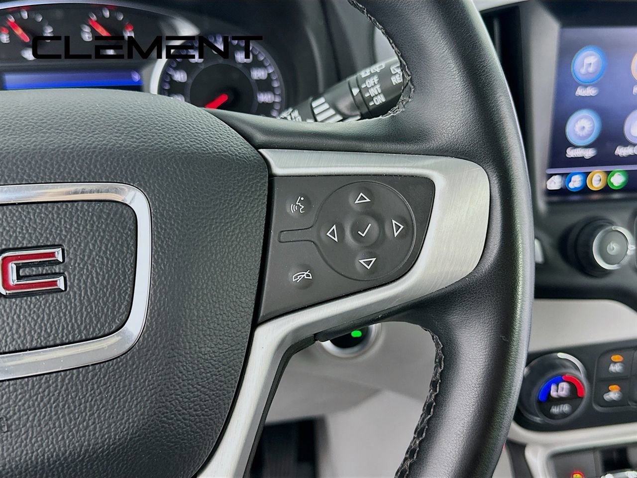 Used 2023 GMC Terrain SLT FWD image 17