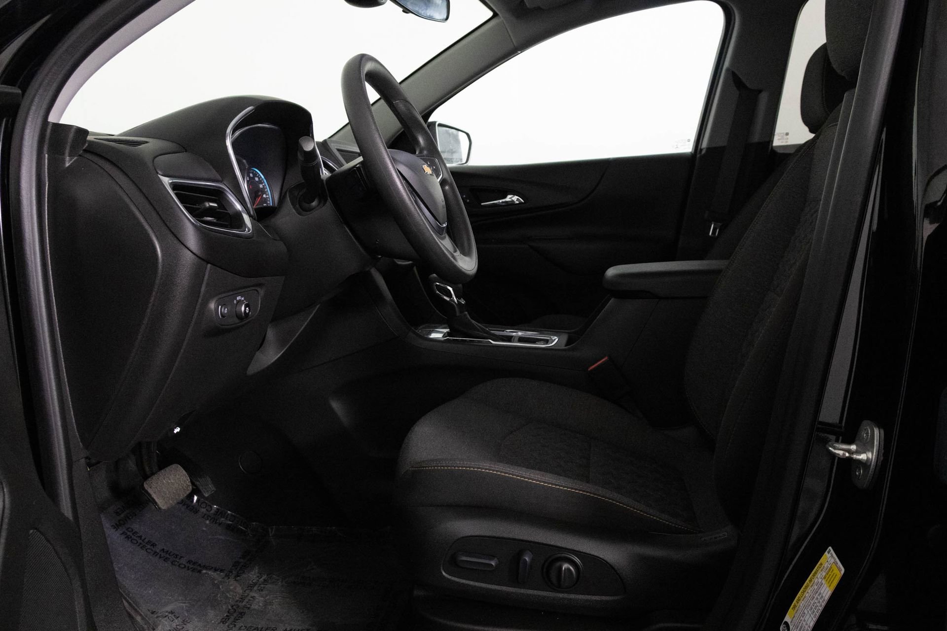 Certified 2022 Chevrolet Equinox LT w/ LPO, Floor Liner Package image 19