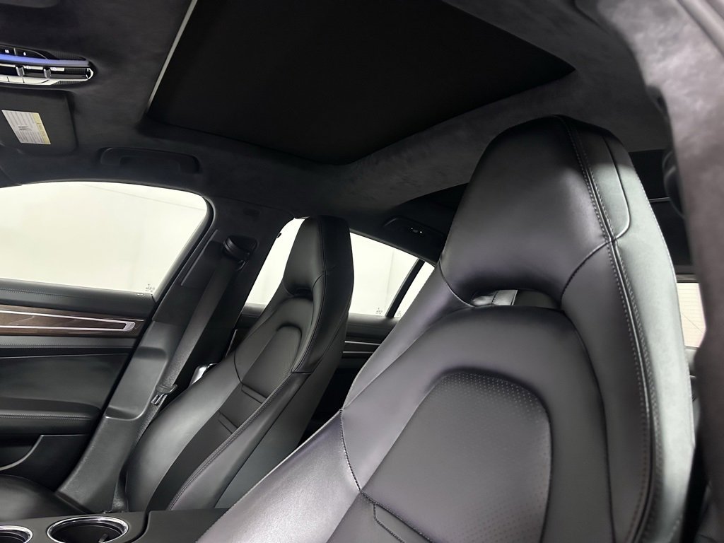 Used 2017 Porsche Panamera 4 image 14