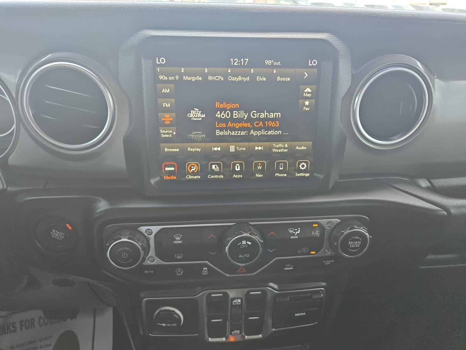 Used 2023 Jeep Gladiator Overland AWD/4WD image 16