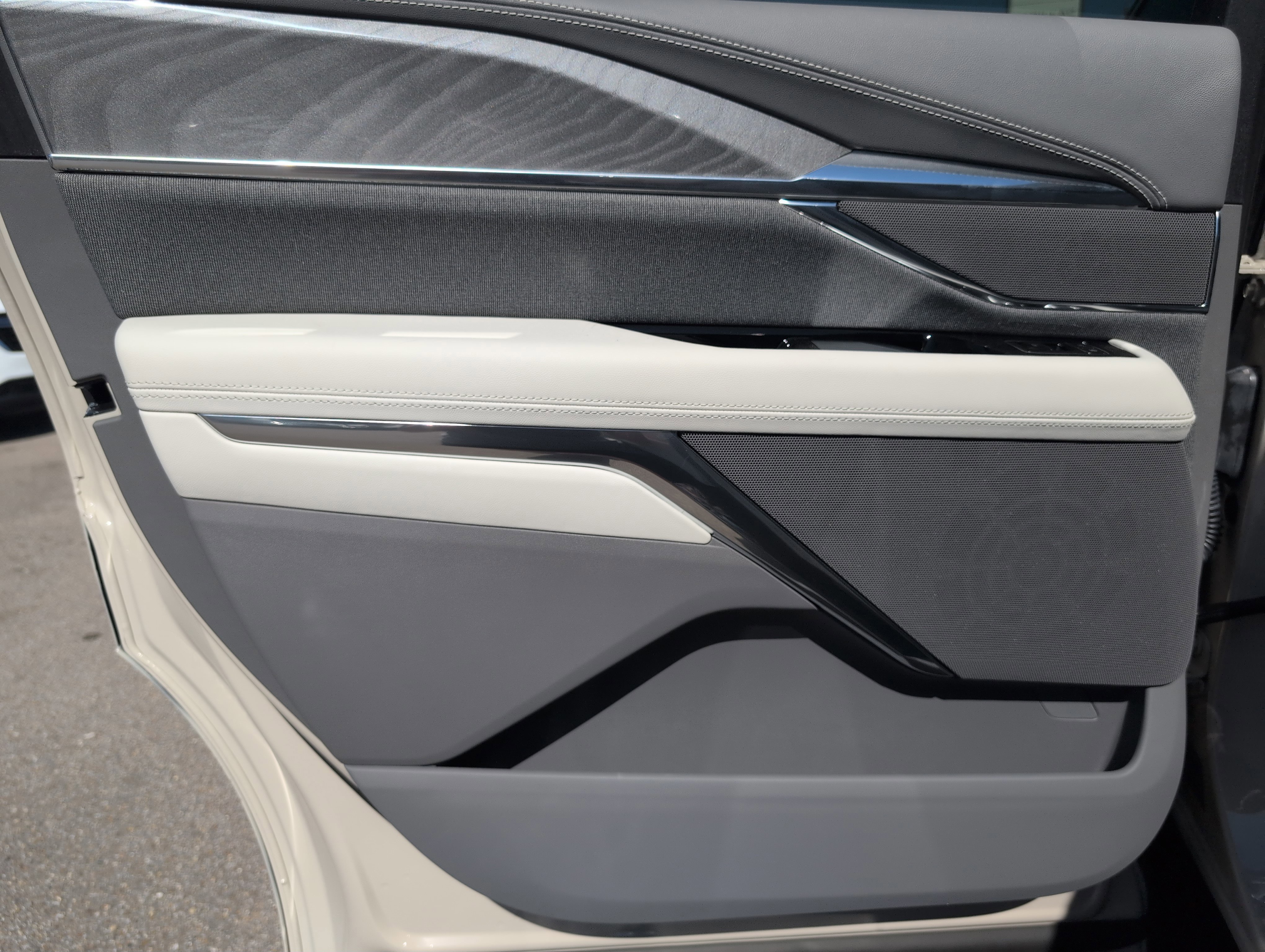 New 2026 Cadillac Escalade IQ Luxury 1 w/ LPO, Floor Liner Package image 30