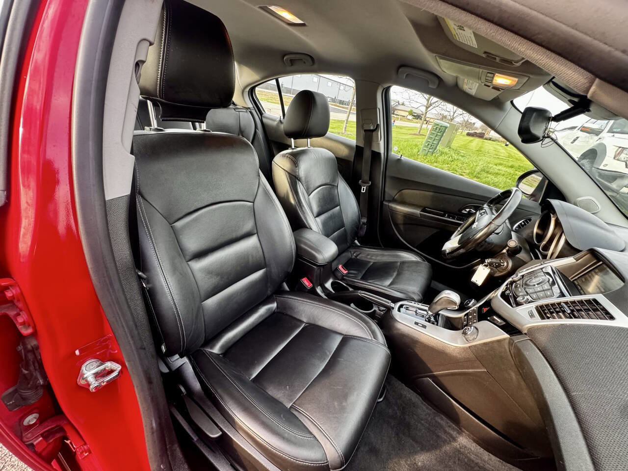 Used 2015 Chevrolet Cruze LT image 29