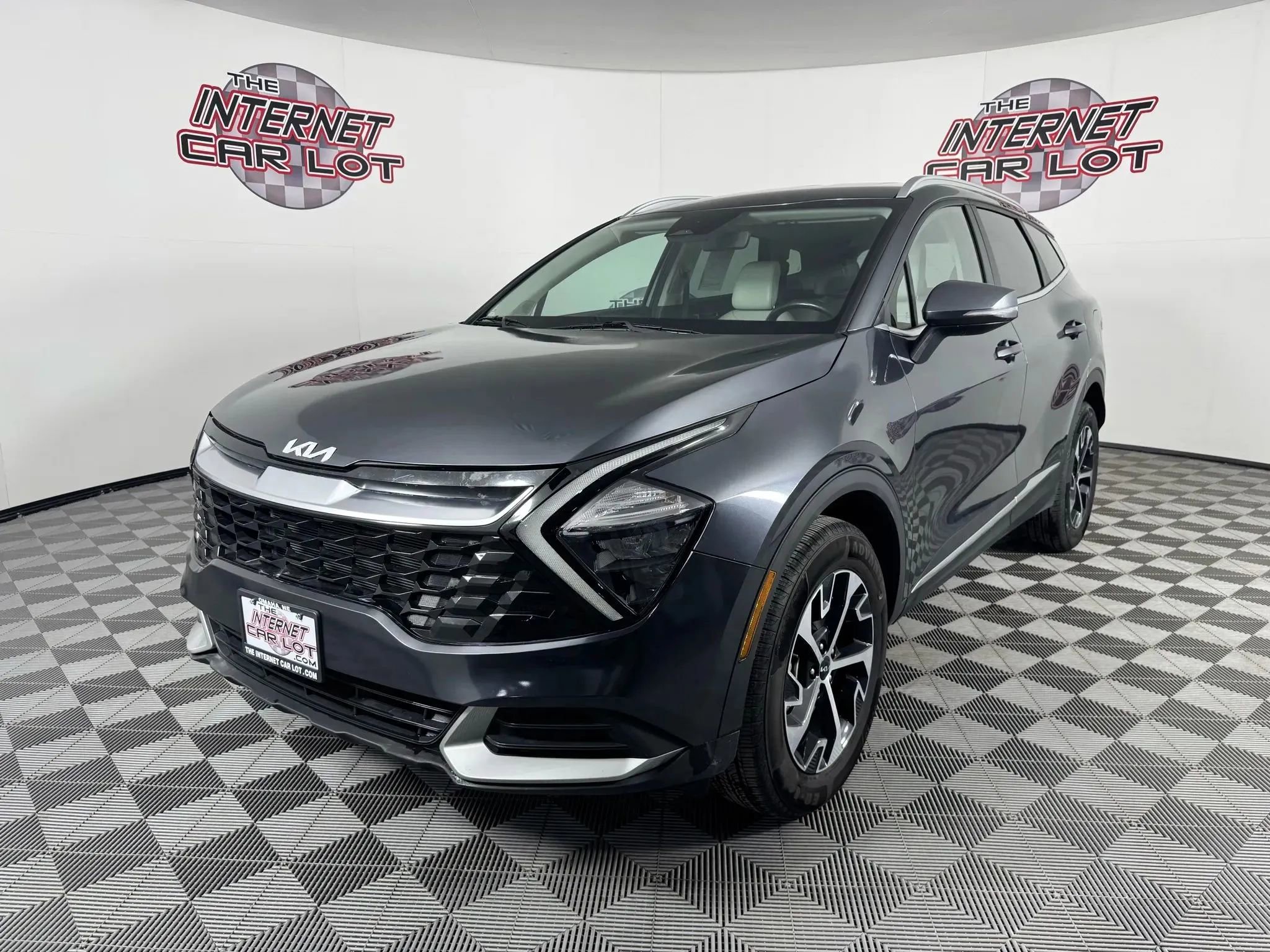 Used 2023 Kia Sportage EX image 3