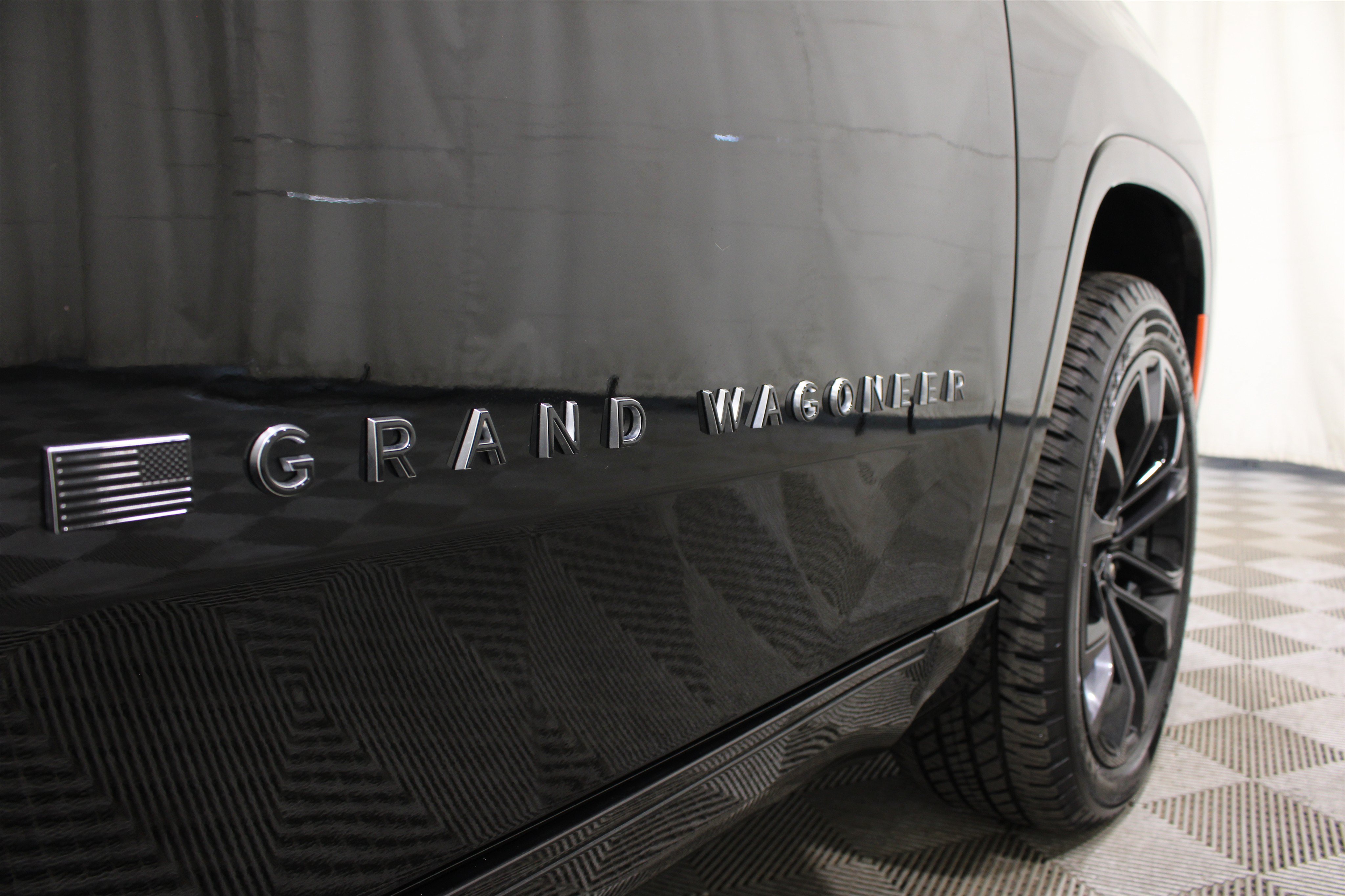 Used 2023 Jeep Grand Wagoneer Series III AWD/4WD image 36