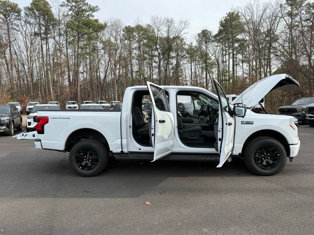 Used 2025 Ford F150 Lightning XLT AWD/4WD image 27