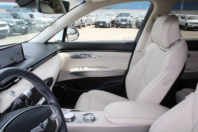Used 2022 Genesis GV70 2.5T w/ Select Package image 35