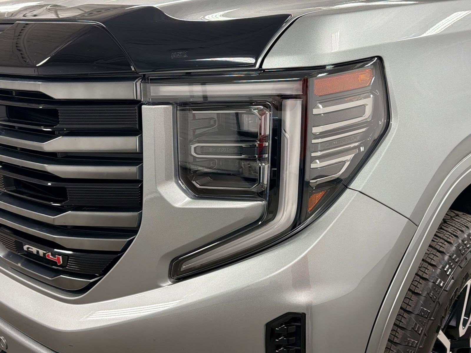 Used 2026 GMC Sierra 1500 AT4 w/ AT4 Premium Package image 9