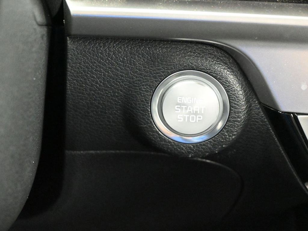 Used 2025 Kia Telluride LX FWD image 30