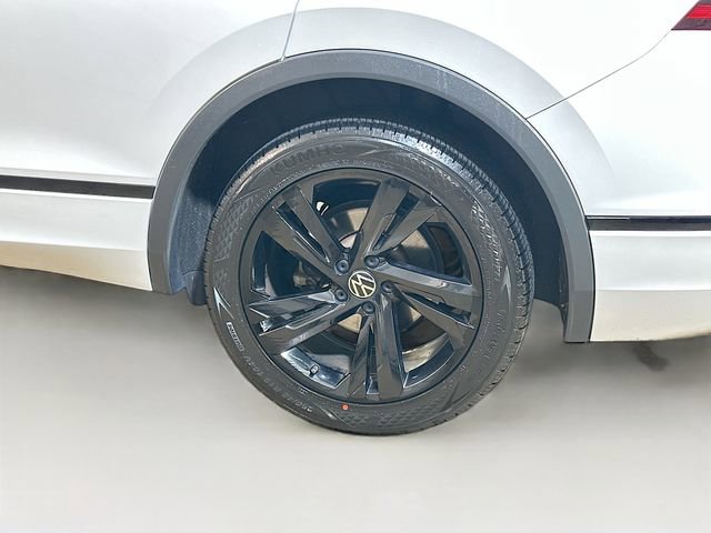 Used 2023 Volkswagen Tiguan SE R-Line image 6