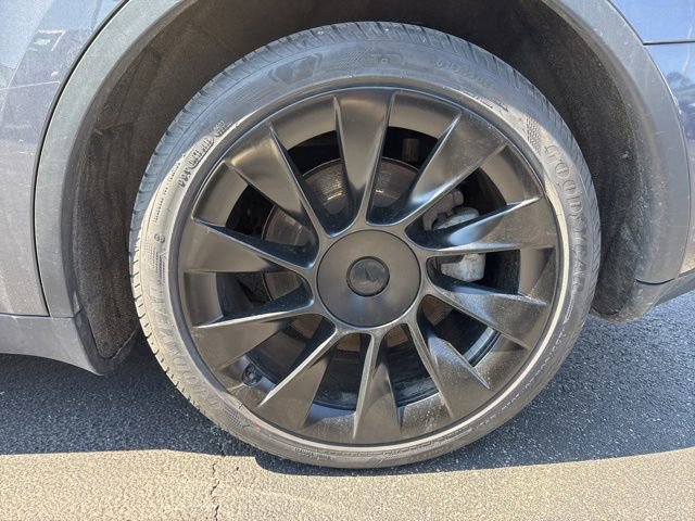 Used 2020 Tesla Model Y Long Range image 13