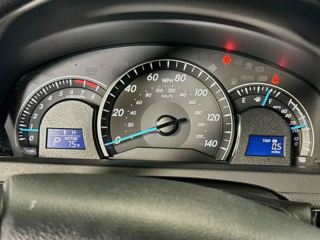 Used 2013 Toyota Camry LE FWD image 12
