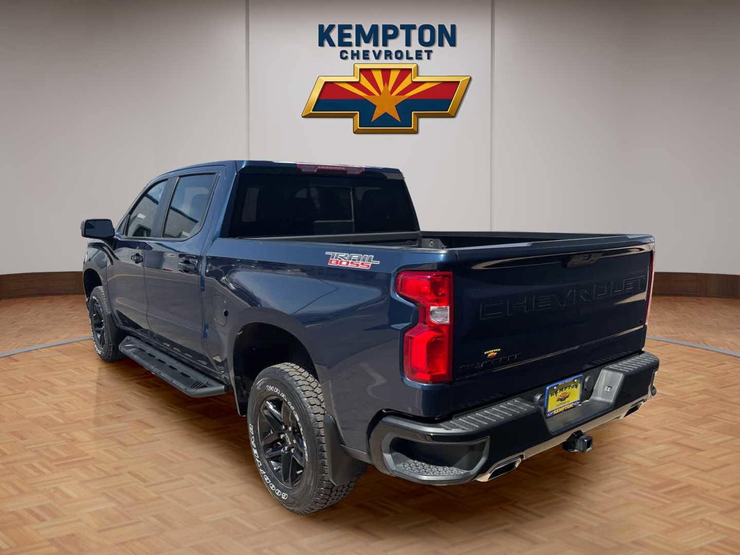 Used 2021 Chevrolet Silverado 1500 LT Trail Boss w/ Convenience Package II image 4