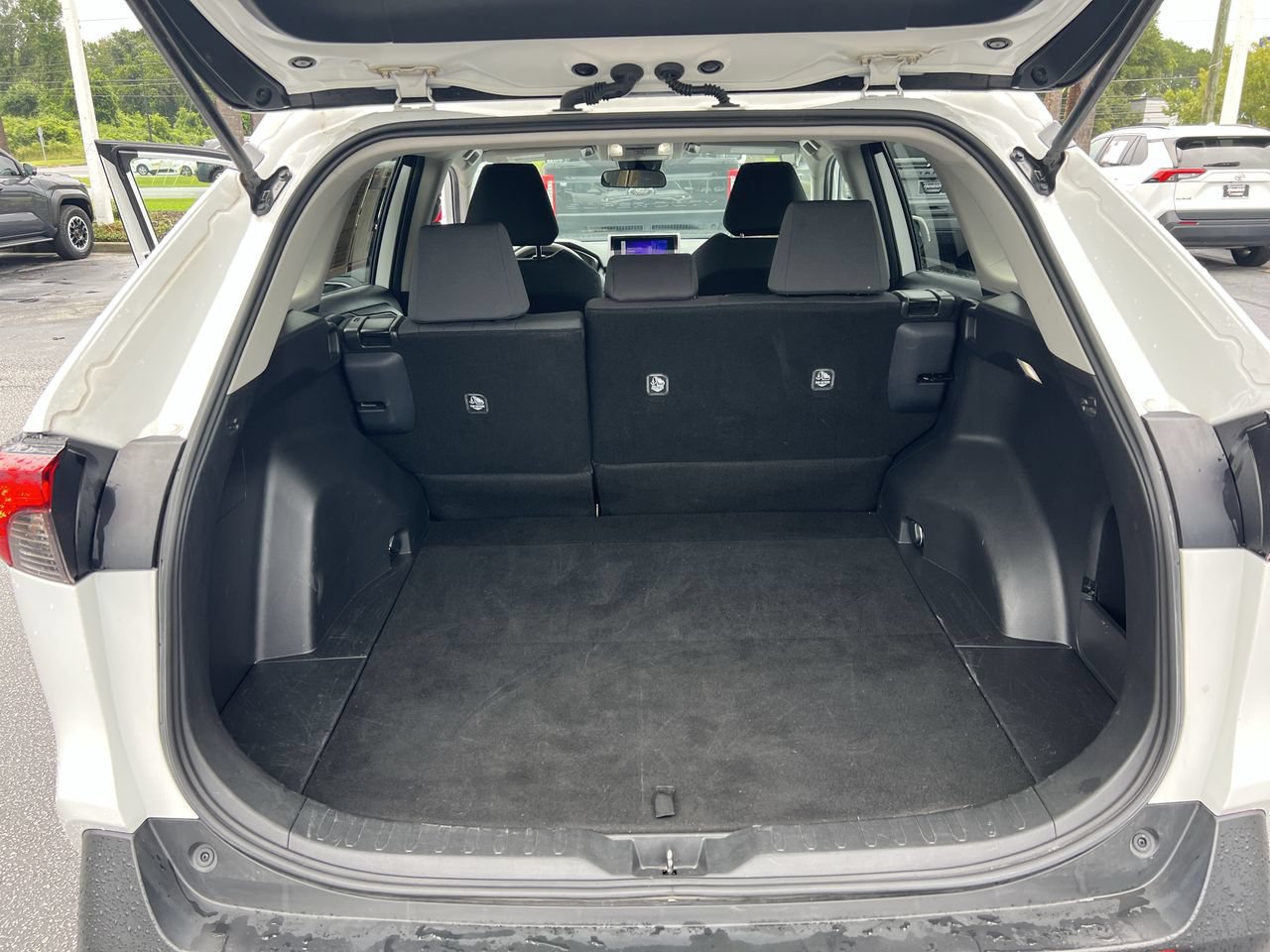 Used 2025 Toyota RAV4 XLE AWD/4WD image 33