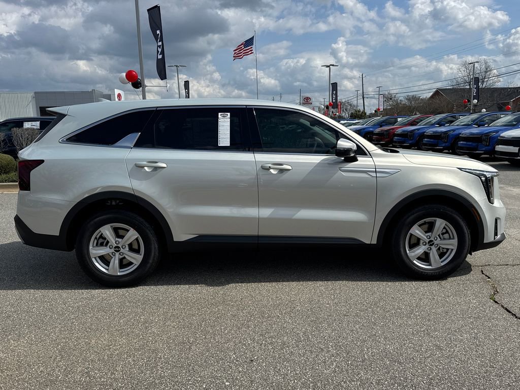 New 2026 Kia Sorento LX image 2