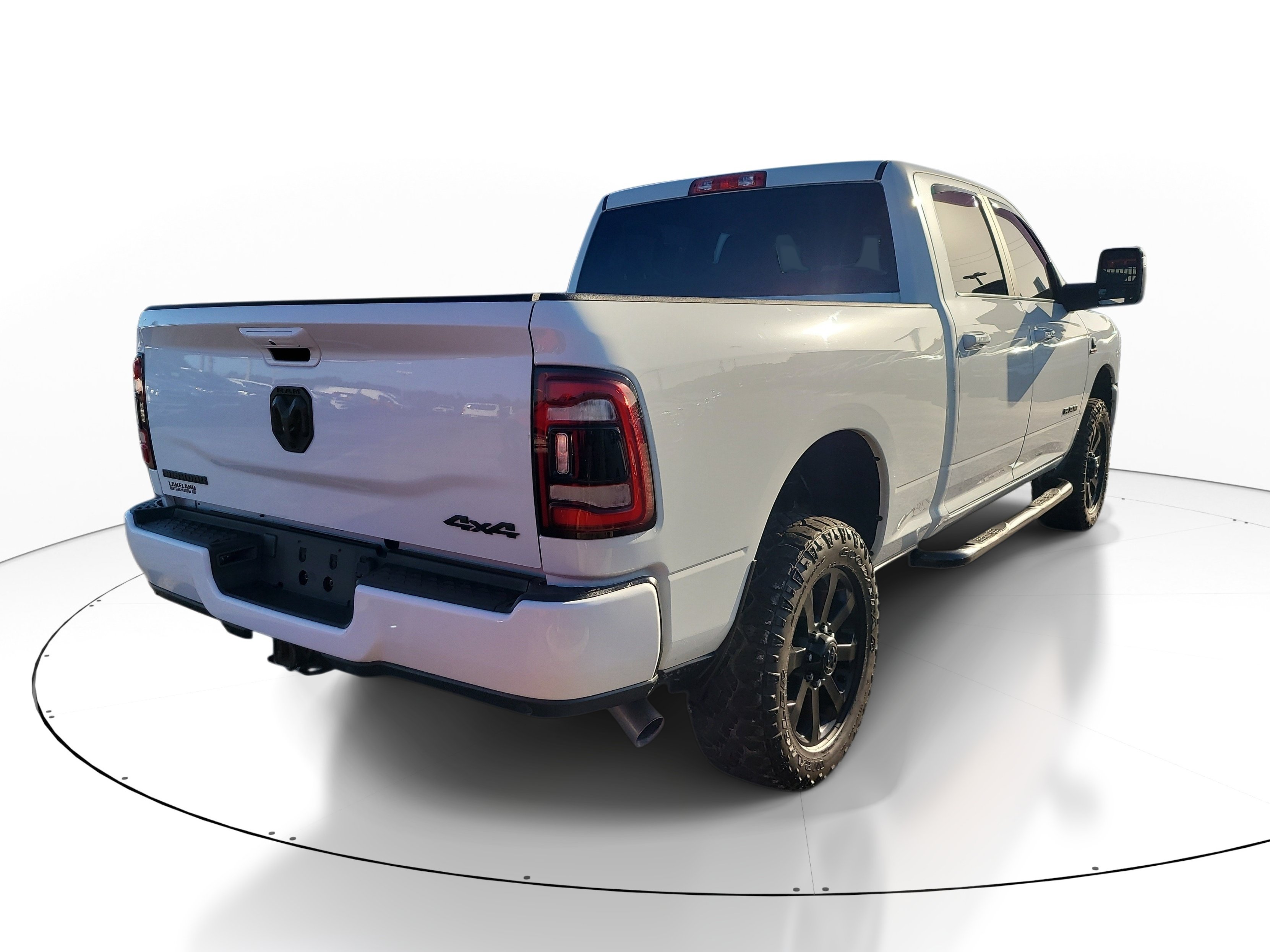 Used 2024 RAM 2500 Big Horn w/ Night Edition AWD/4WD image 4