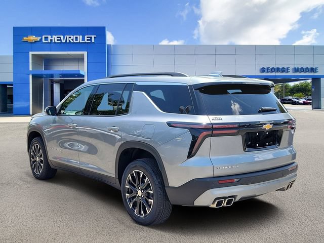 Certified 2026 Chevrolet Traverse LT w/ Sun and Wheel Package FWD image 3