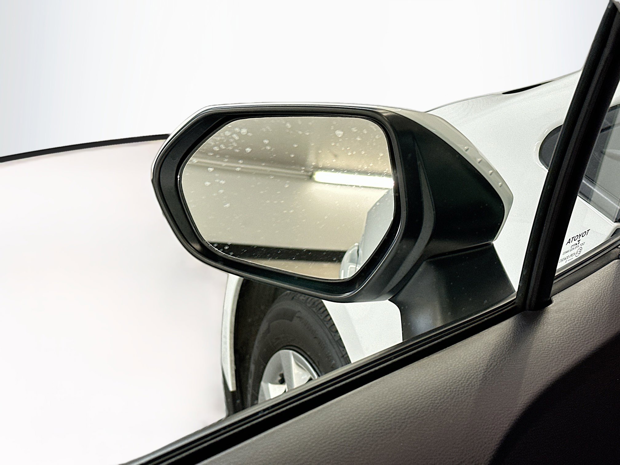 Used 2025 Toyota Corolla LE image 16