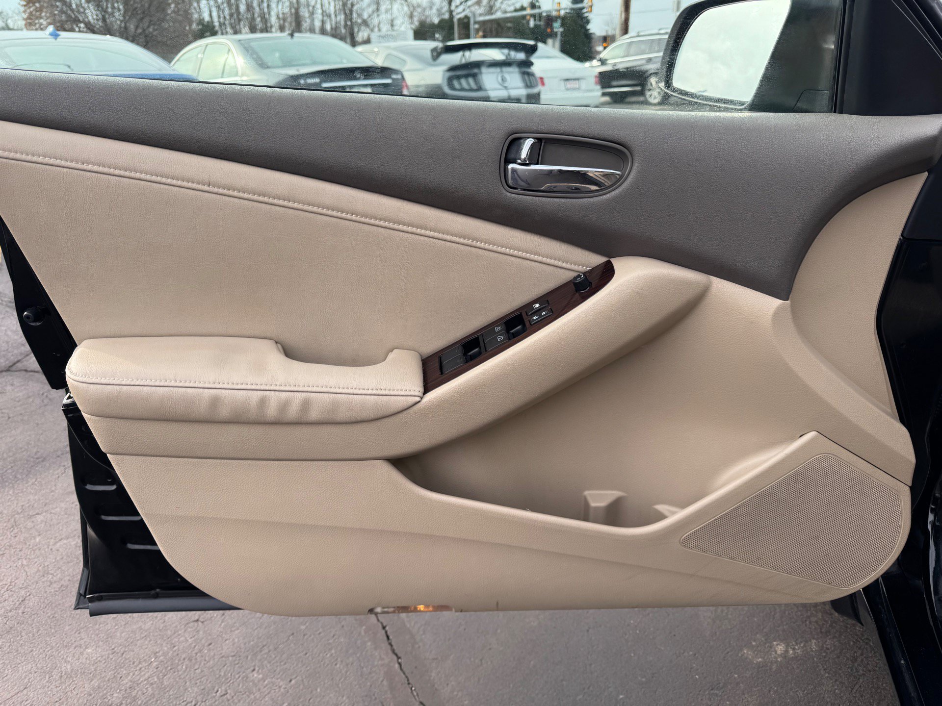 Used 2011 Nissan Altima 2.5 SL w/ 2.5SL Pkg FWD image 5