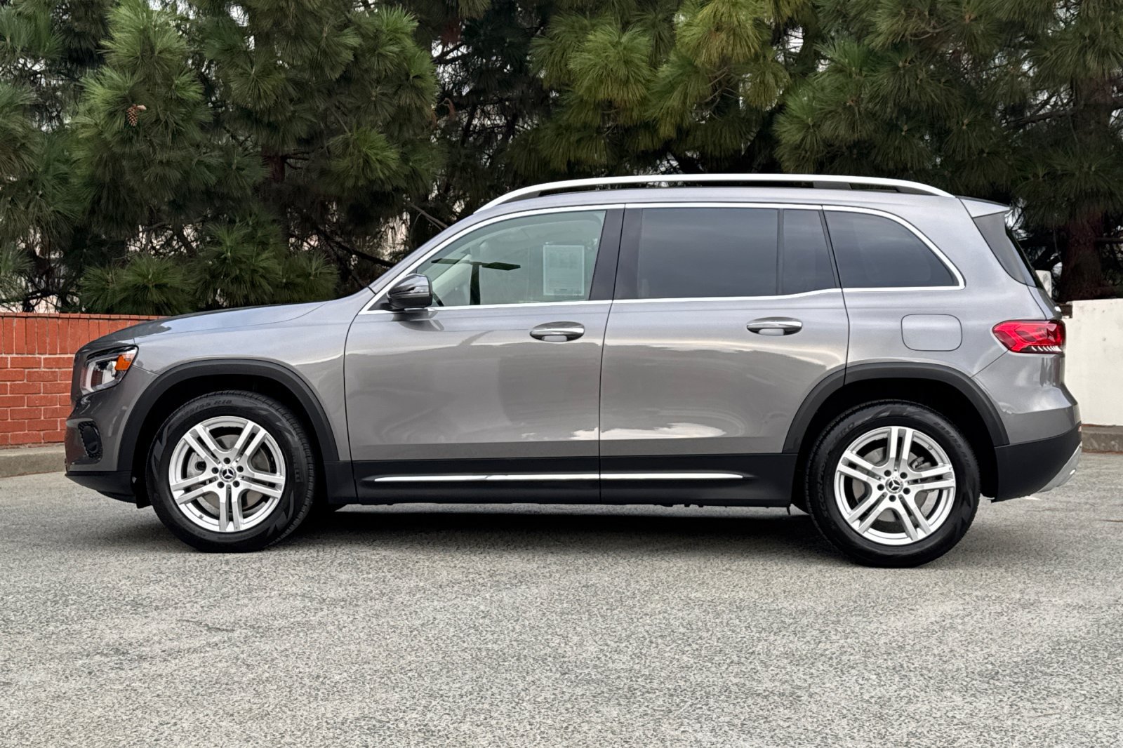 Used 2022 Mercedes-Benz GLB 250 4MATIC image 7