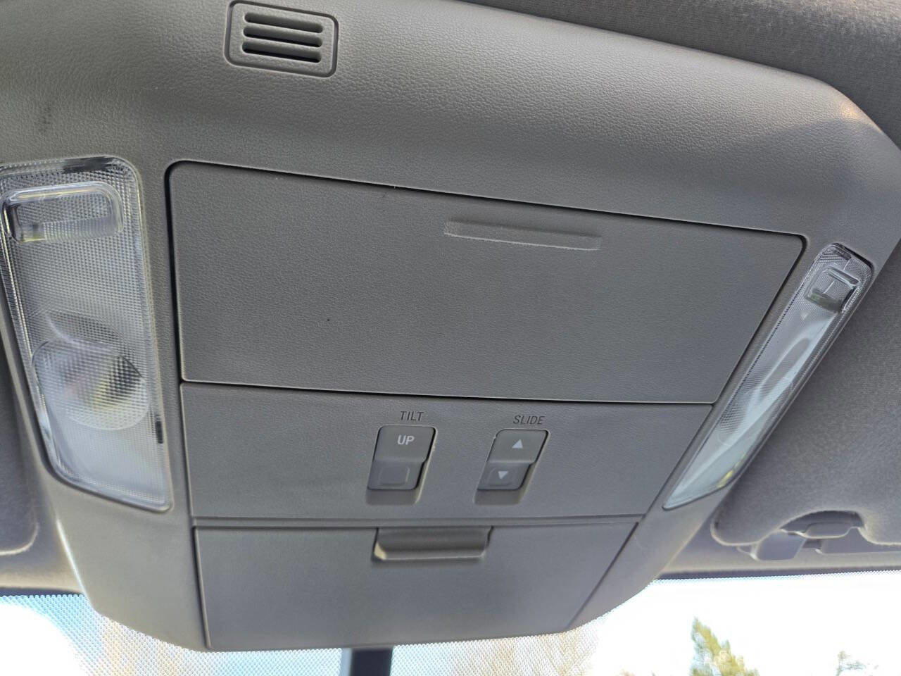 Used 2016 Toyota Sequoia Platinum image 30