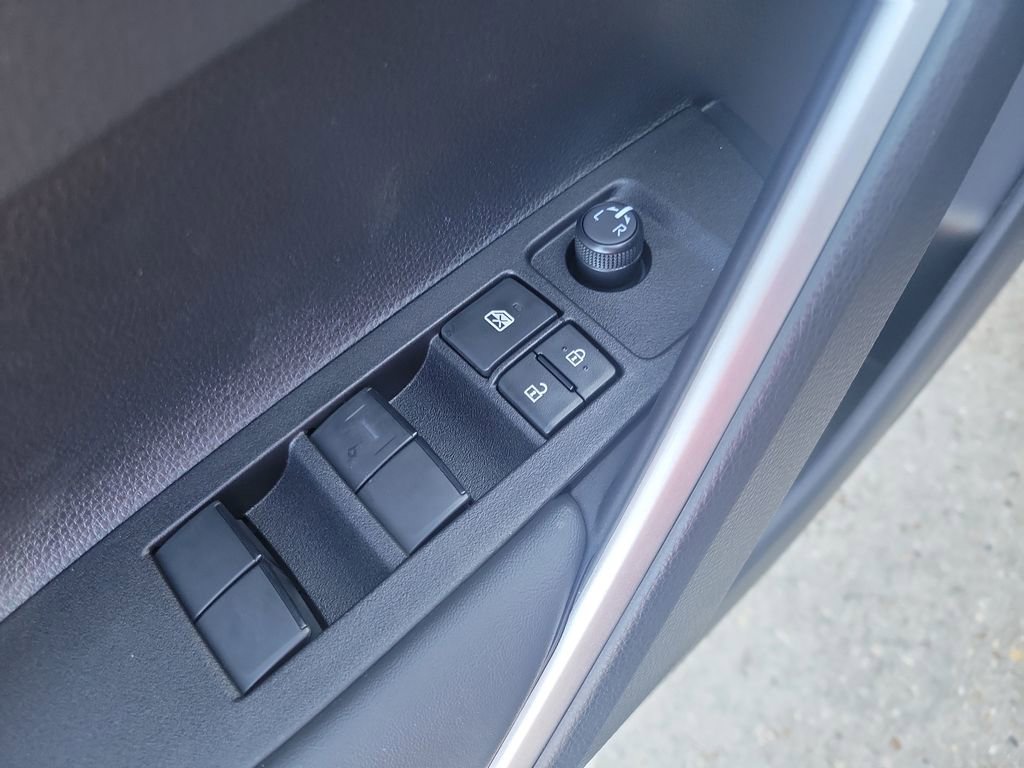 Certified 2025 Toyota Corolla Cross LE image 12