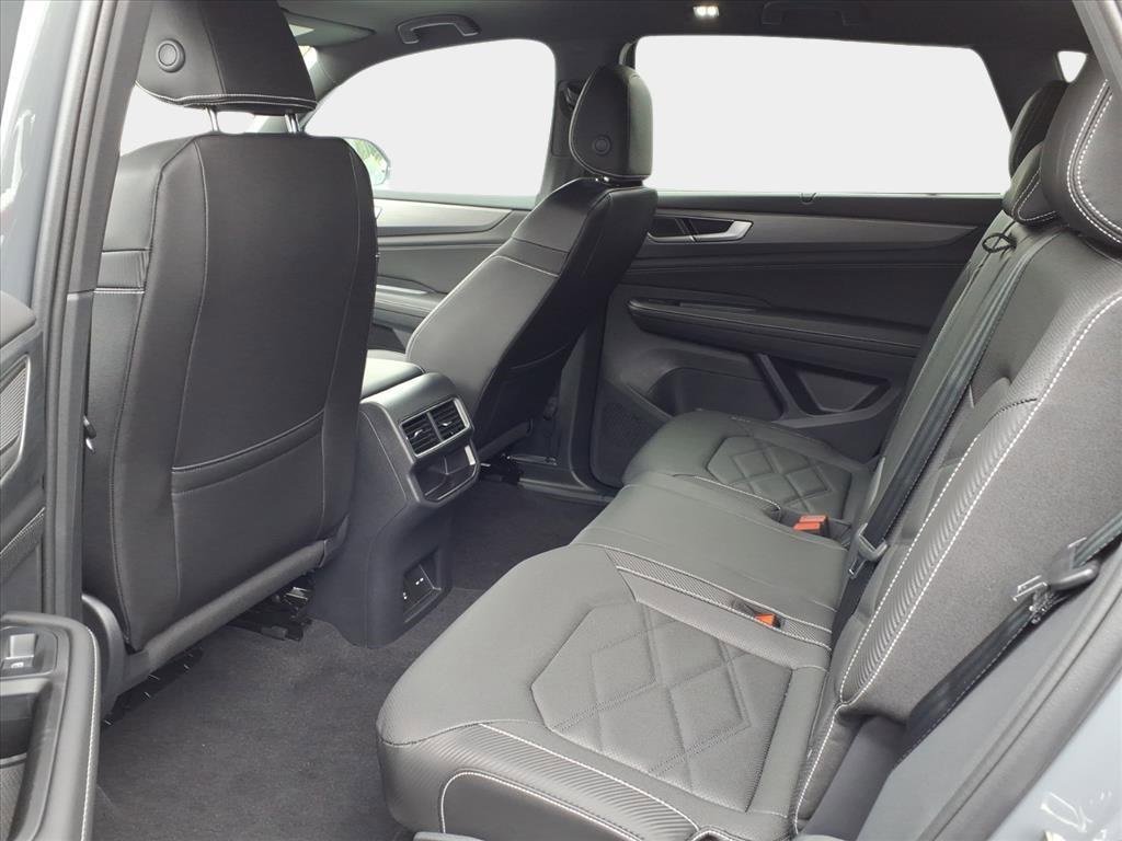 New 2026 Volkswagen Atlas Cross Sport SE image 14