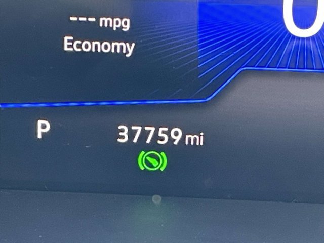 Certified 2023 Volkswagen Tiguan SE R-Line FWD image 21