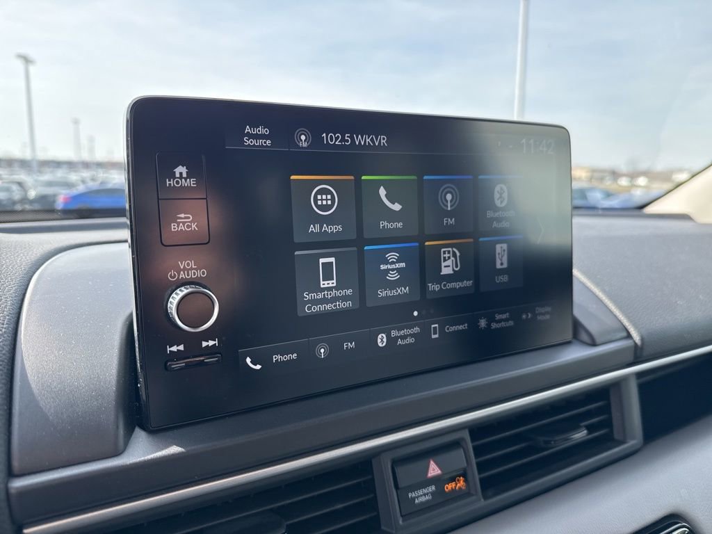 Used 2025 Honda Pilot EX-L image 18