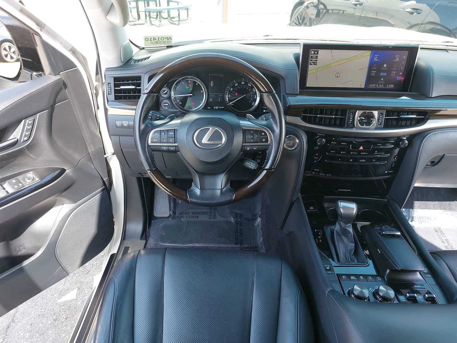 Used 2018 Lexus LX 570 4WD image 17