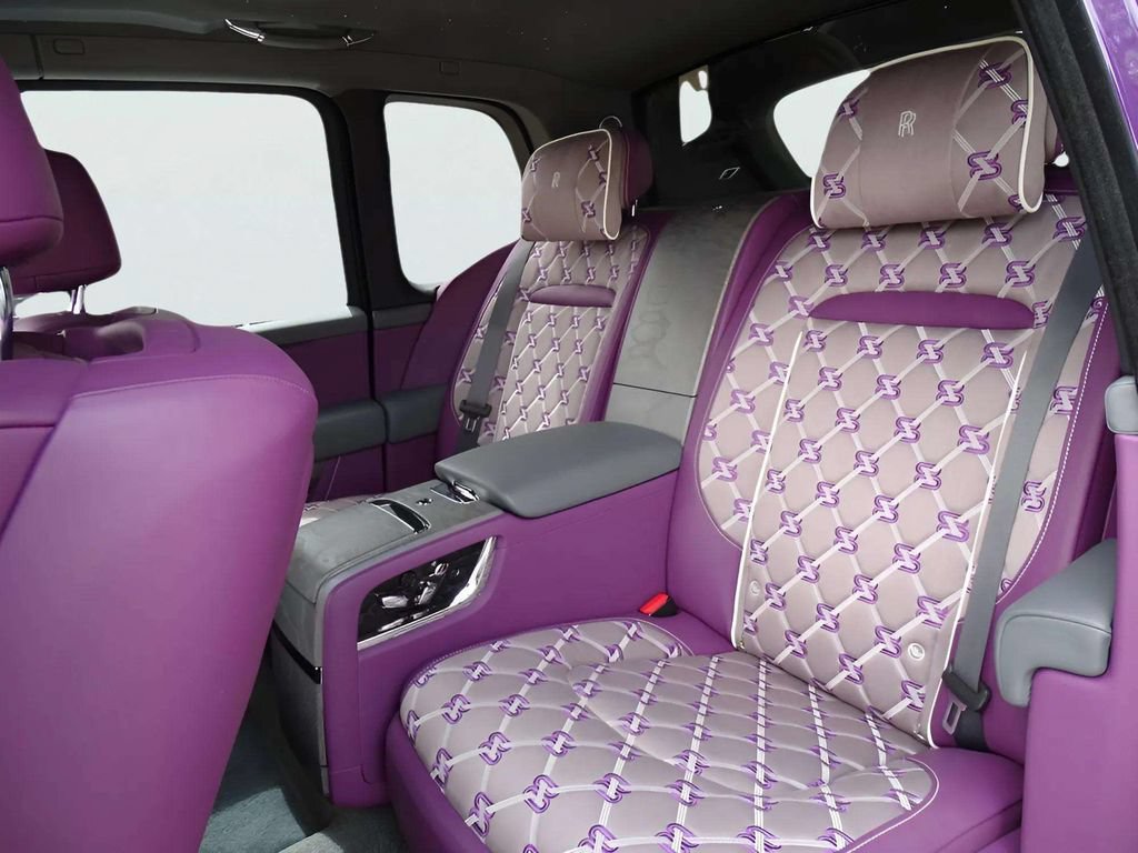 Certified 2025 Rolls-Royce Cullinan AWD/4WD image 9