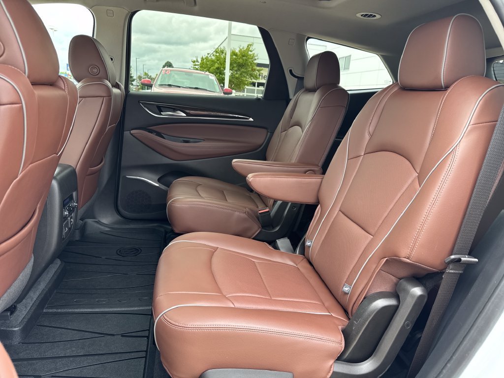 Certified 2021 Buick Enclave Avenir w/ Avenir Technology Package AWD/4WD image 36