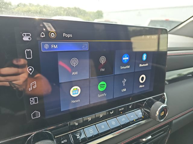Used 2024 Chevrolet Colorado Z71 w/ Z71 Convenience Package 2 AWD/4WD image 22