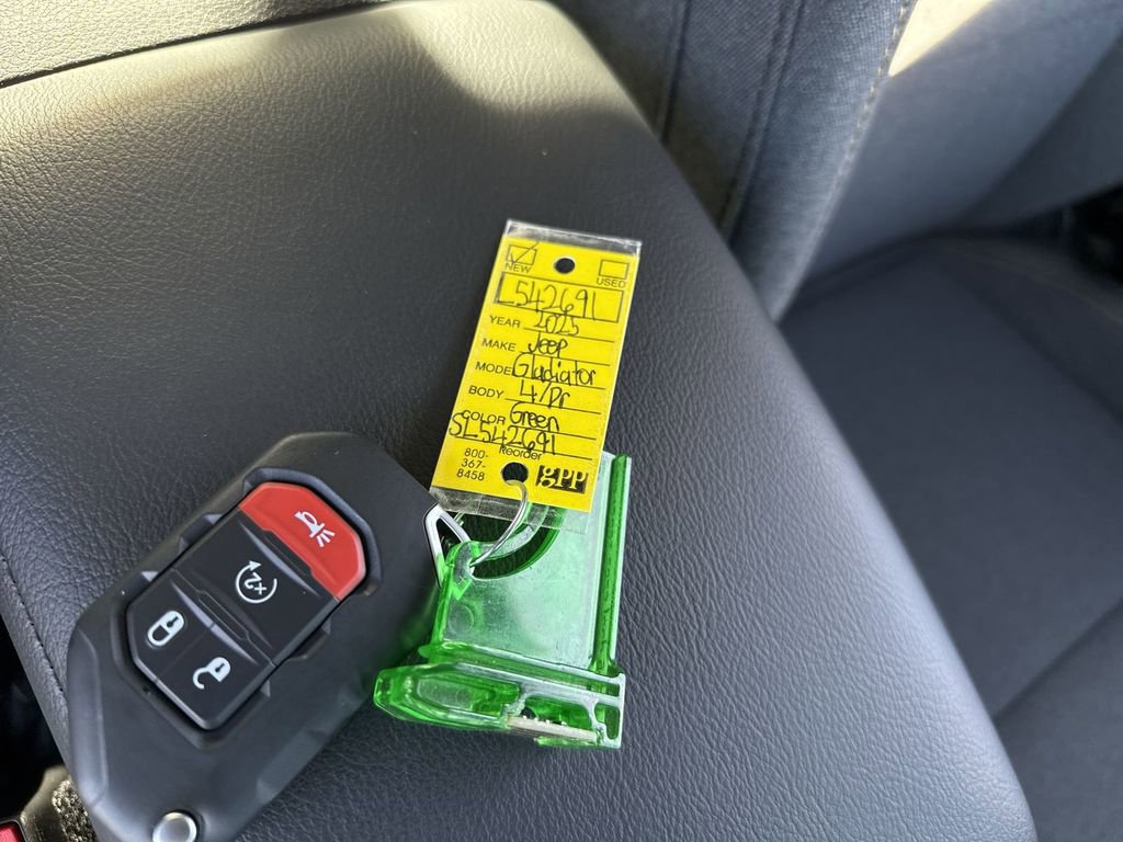 New 2025 Jeep Gladiator Sport image 33