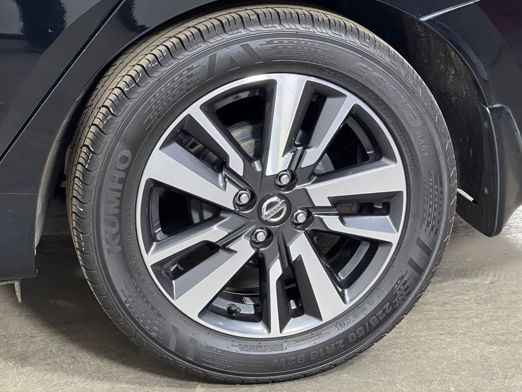 Used 2021 Nissan Versa SV image 38