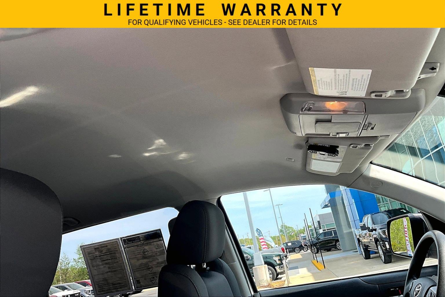 Used 2020 Toyota Tundra SR5 w/ SR5 Convenience Package AWD/4WD image 18