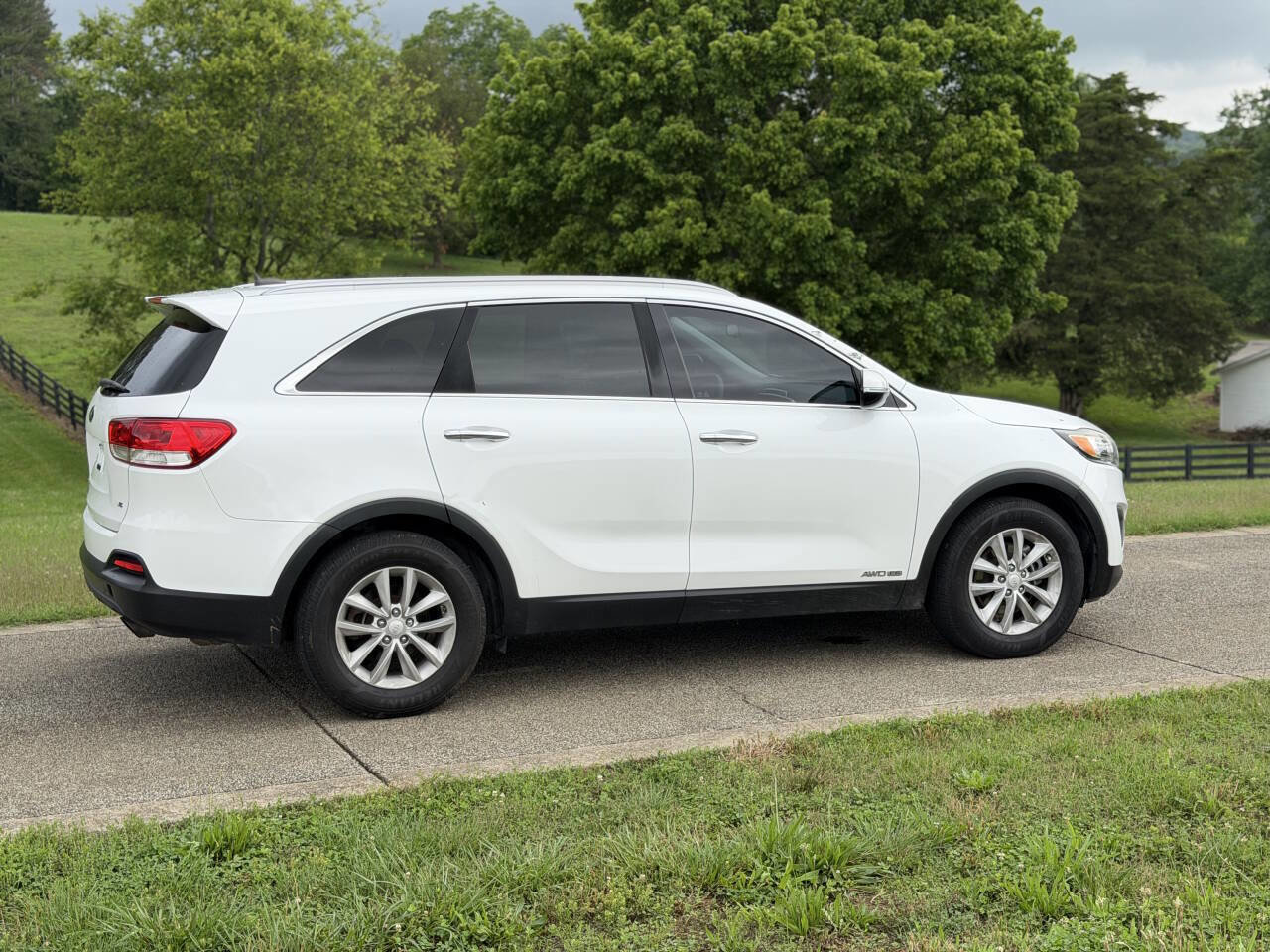 Used 2016 Kia Sorento LX AWD/4WD image 14
