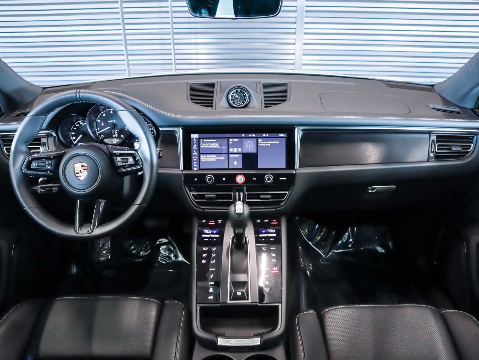 Used 2025 Porsche Macan GTS image 14