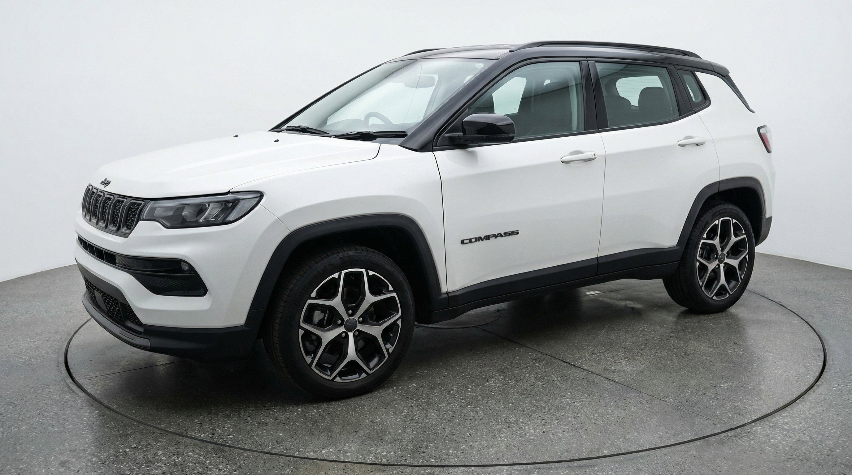 Used 2025 Jeep Compass Limited AWD/4WD image 3